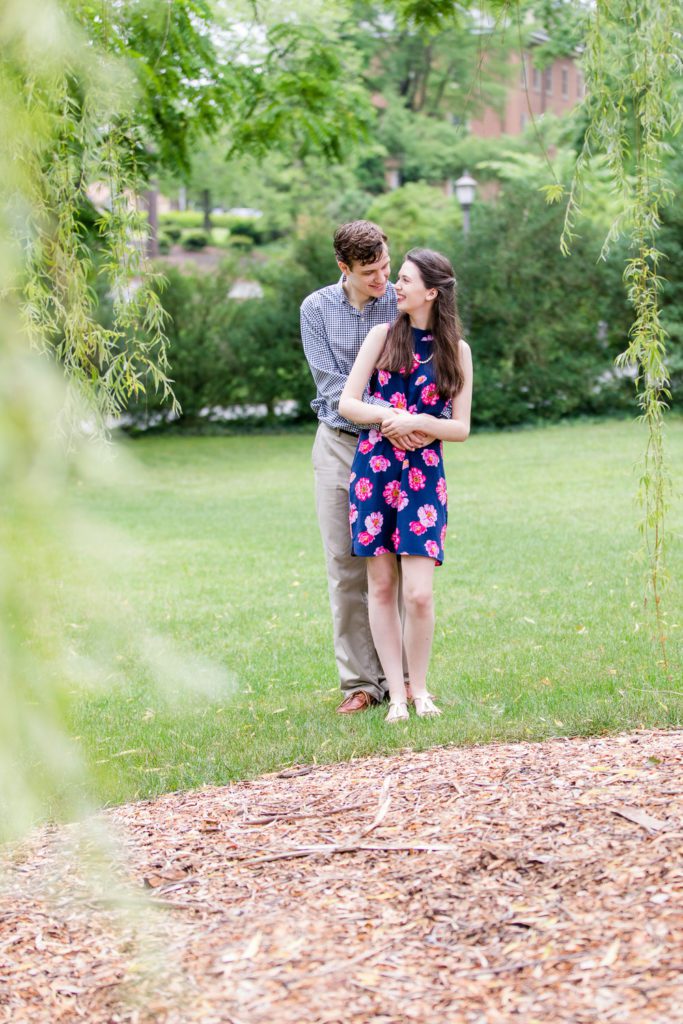 engaged couple at William and Mary campus