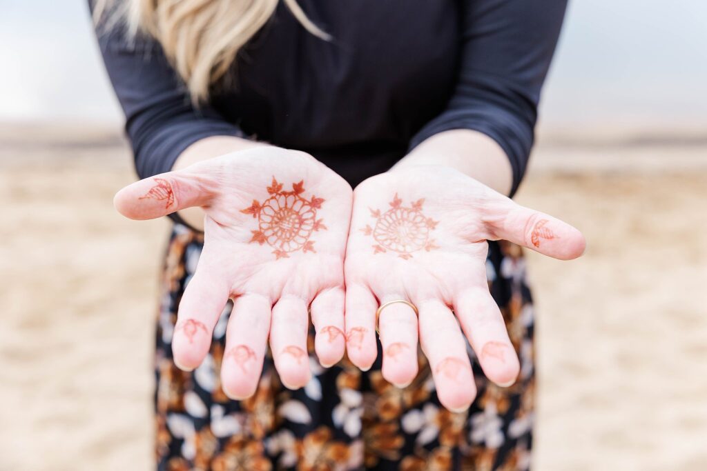 henna hands for indian wedding