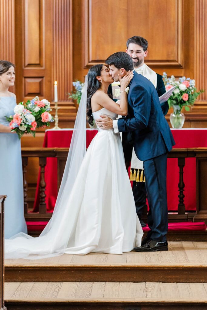 first kiss in William and Mary Wren Chapel wedding